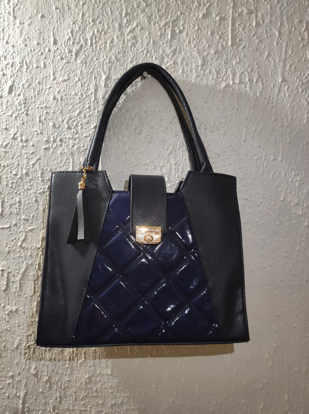 Imagen de Bolsa Tote Negra con Azul